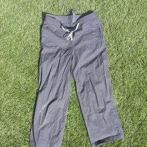 Vuori Gray Ankle Cropped Pants